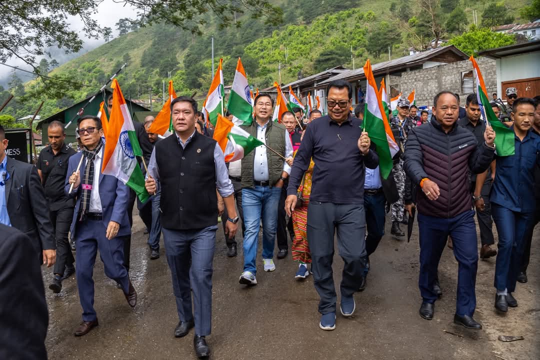 अरुणाचल सरकार ने भारत-चीन सीमा क्षेत्र में तिरंगा यात्रा निकाली गई अरुणाचल सरकार ने भारत-चीन सीमा क्षेत्र में तिरंगा यात्रा निकाली गई