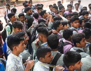 स्कूल के विद्यार्थी (फाइल फोटो) स्कूल के विद्यार्थी (फाइल फोटो)