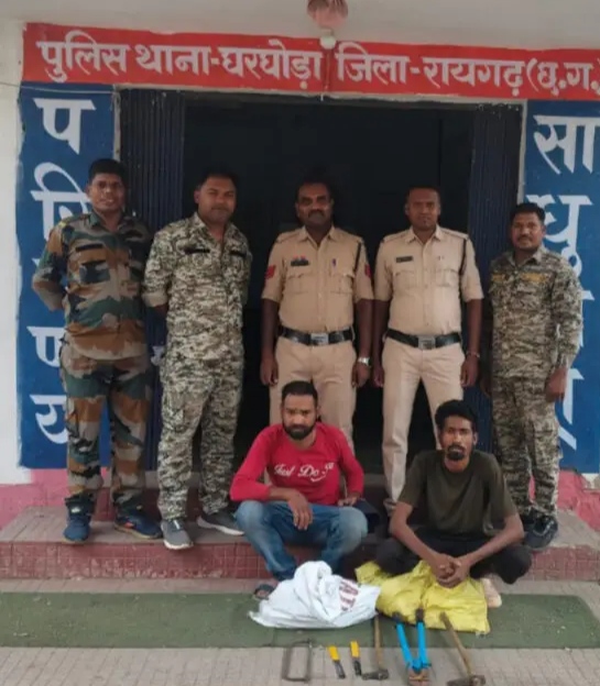 पुलिस के गिरफ्त में आरोपीगण पुलिस के गिरफ्त में आरोपीगण