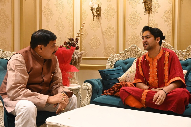 मुख्यमंत्री ने बागेश्वर धाम सरकार पंडित धीरेंद्र कृष्ण शास्त्री से भेंट मुख्यमंत्री ने बागेश्वर धाम सरकार पंडित धीरेंद्र कृष्ण शास्त्री से भेंट