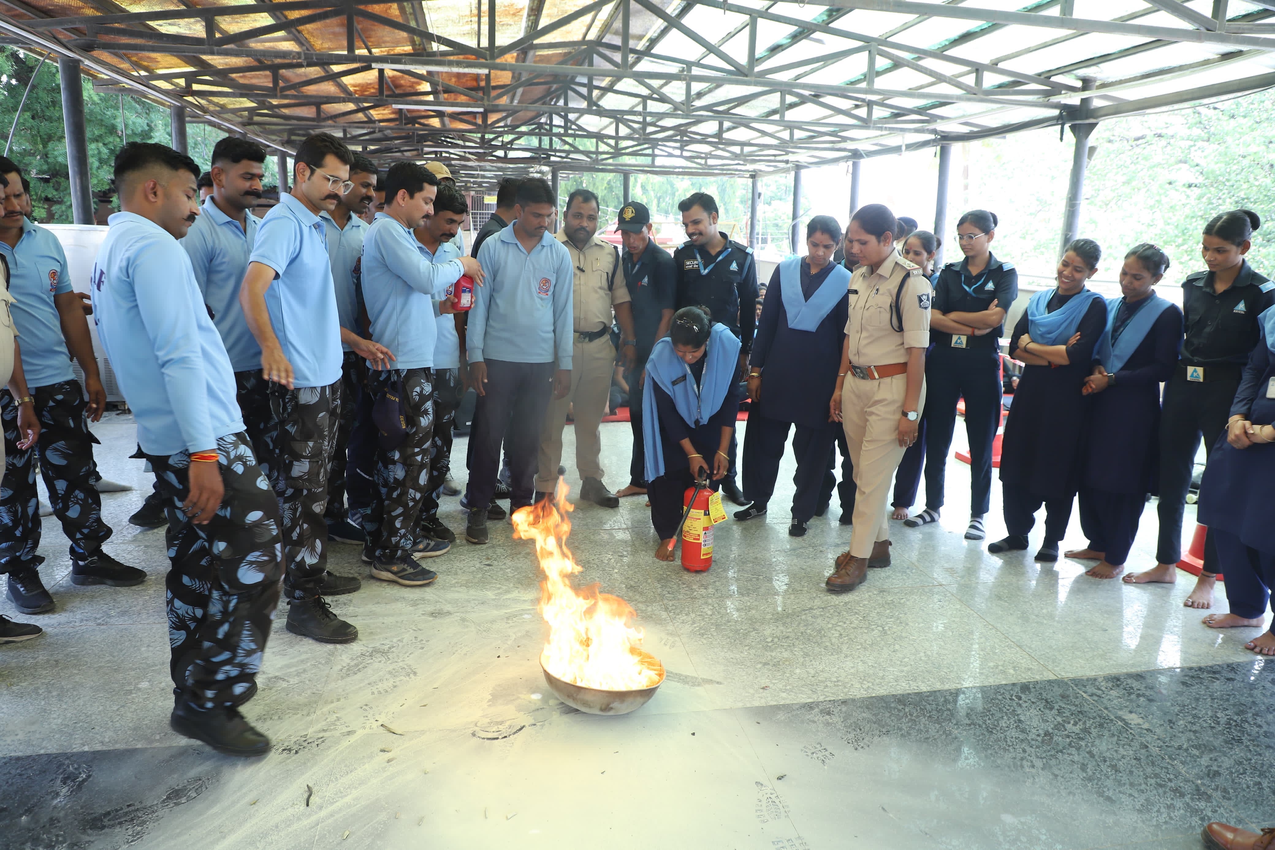 महाकालेश्वर मंदिर प्रबंध समिति में अग्नि सुरक्षा व डिजास्ट्रर मैनेजमेंट प्रशिक्षण प्रारंभ महाकालेश्वर मंदिर प्रबंध समिति में अग्नि सुरक्षा व डिजास्ट्रर मैनेजमेंट प्रशिक्षण प्रारंभ
