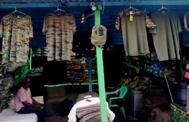 सैन्य वर्दी जैसे पोशाक की बिक्री सैन्य वर्दी जैसे पोशाक की बिक्री