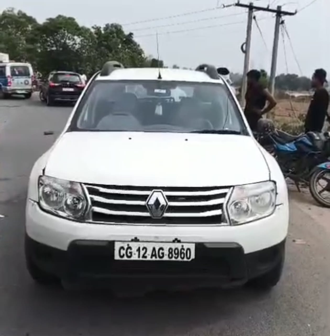 कटघोरा में दर्दनाक हादसा: तेज रफ्तार कार ने बाइक सवार दंपती को मारी टक्कर