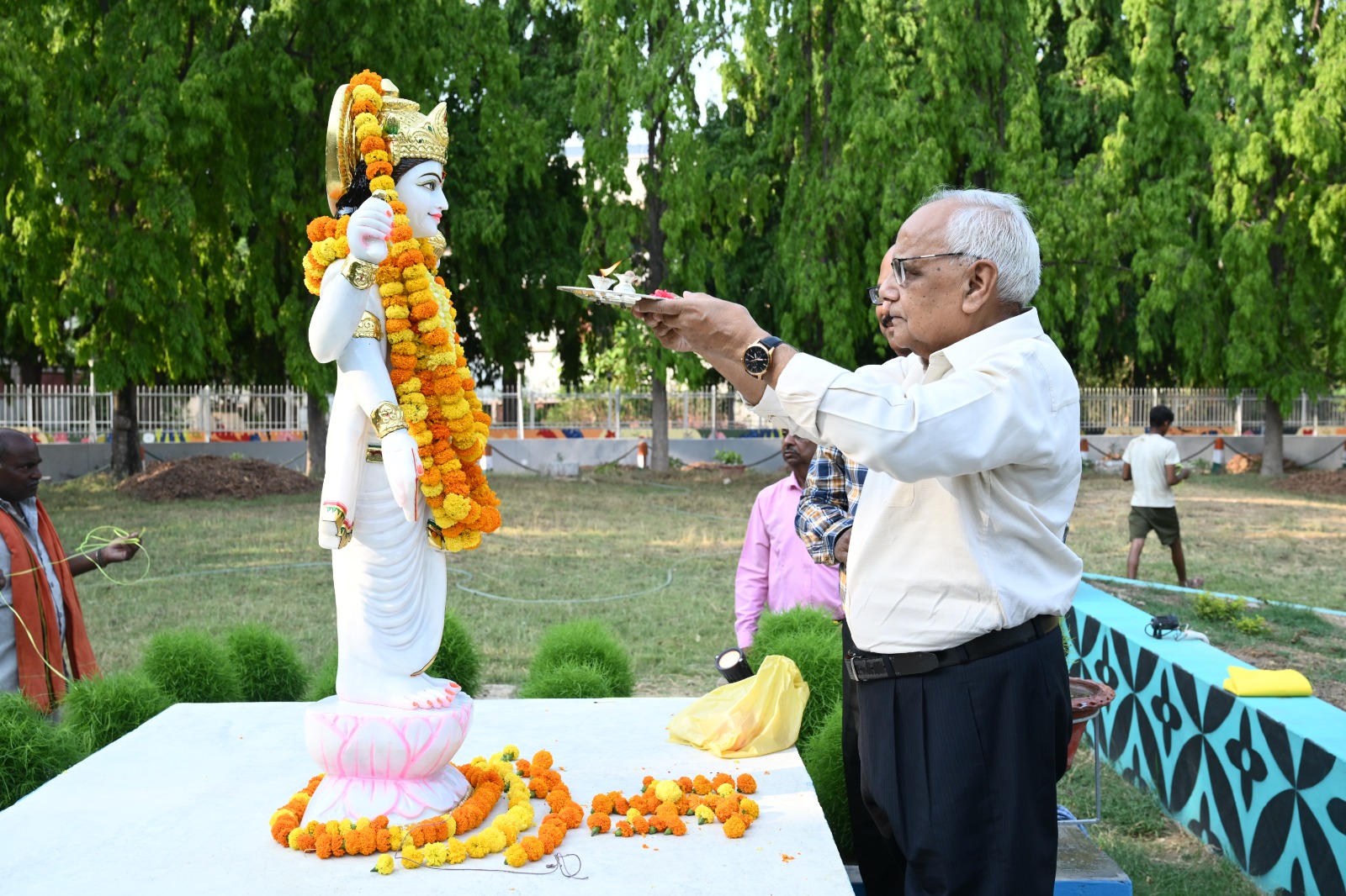 मोतीलाल नेहरू मेडिकल कालेज परिसर में आयोजित कार्यक्रम का छाया चित्र मोतीलाल नेहरू मेडिकल कालेज परिसर में आयोजित कार्यक्रम का छाया चित्र