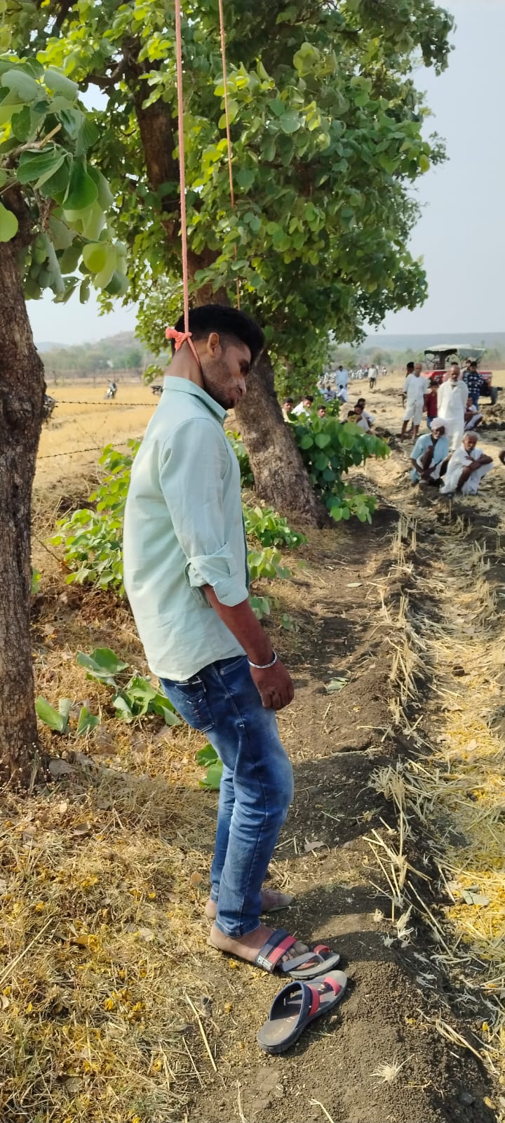 मिला युवक का शव,जांच शुरु मिला युवक का शव,जांच शुरु