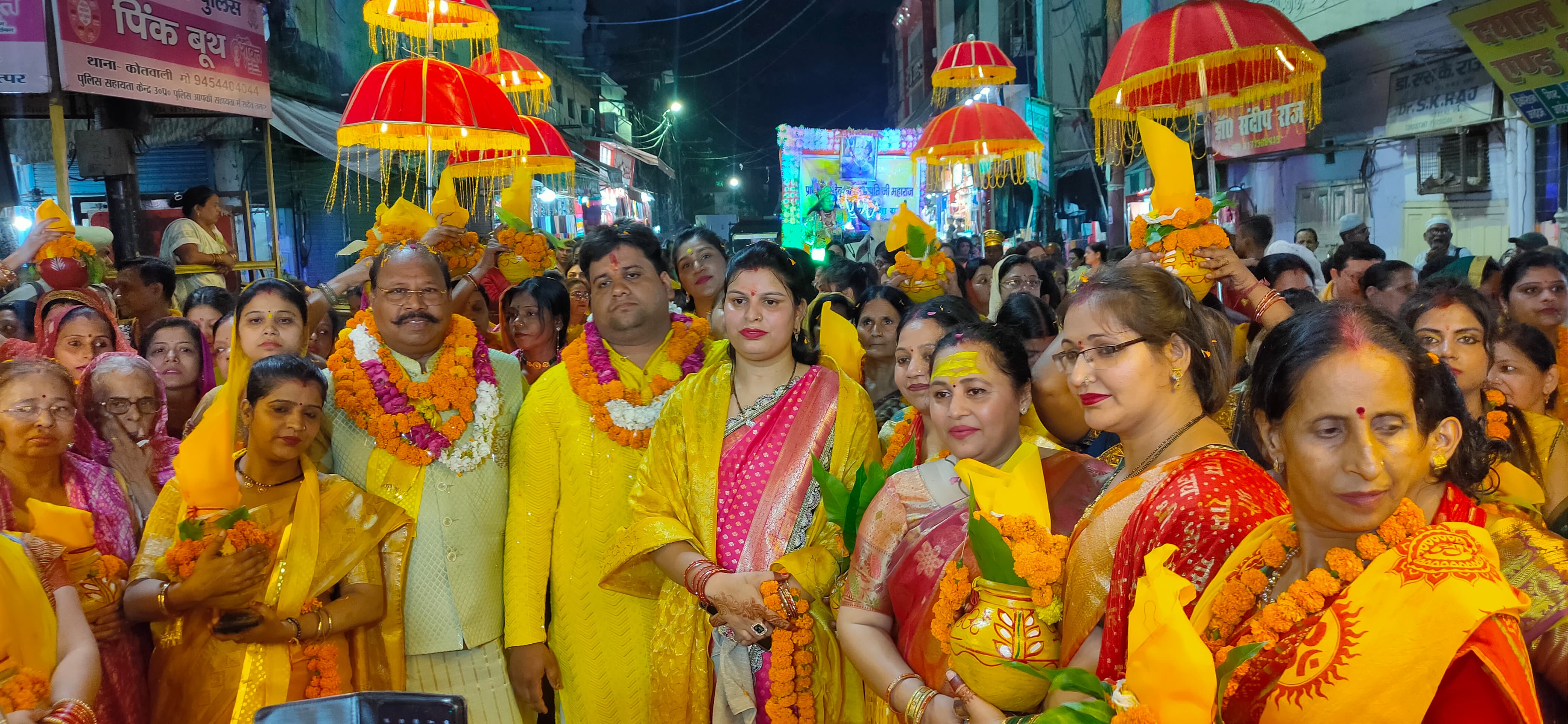 बृहस्पति देव मंदिर का वार्षिकोत्सव शुरू, गाजे बाजे संग निकली भव्य शोभायात्रा बृहस्पति देव मंदिर का वार्षिकोत्सव शुरू, गाजे बाजे संग निकली भव्य शोभायात्रा