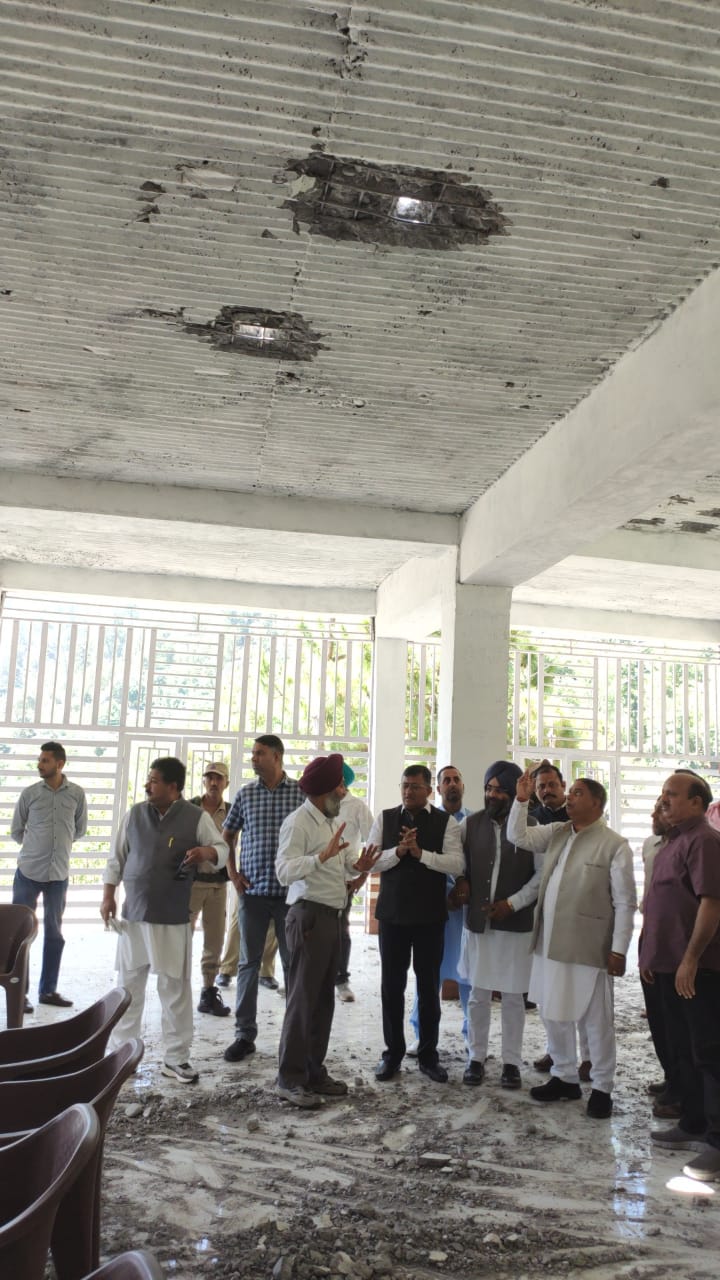 भाजपा प्रतिनिधिमंडल ने पुंछ में गोलाबारी प्रभावित इलाकों का किया दौरा भाजपा प्रतिनिधिमंडल ने पुंछ में गोलाबारी प्रभावित इलाकों का किया दौरा