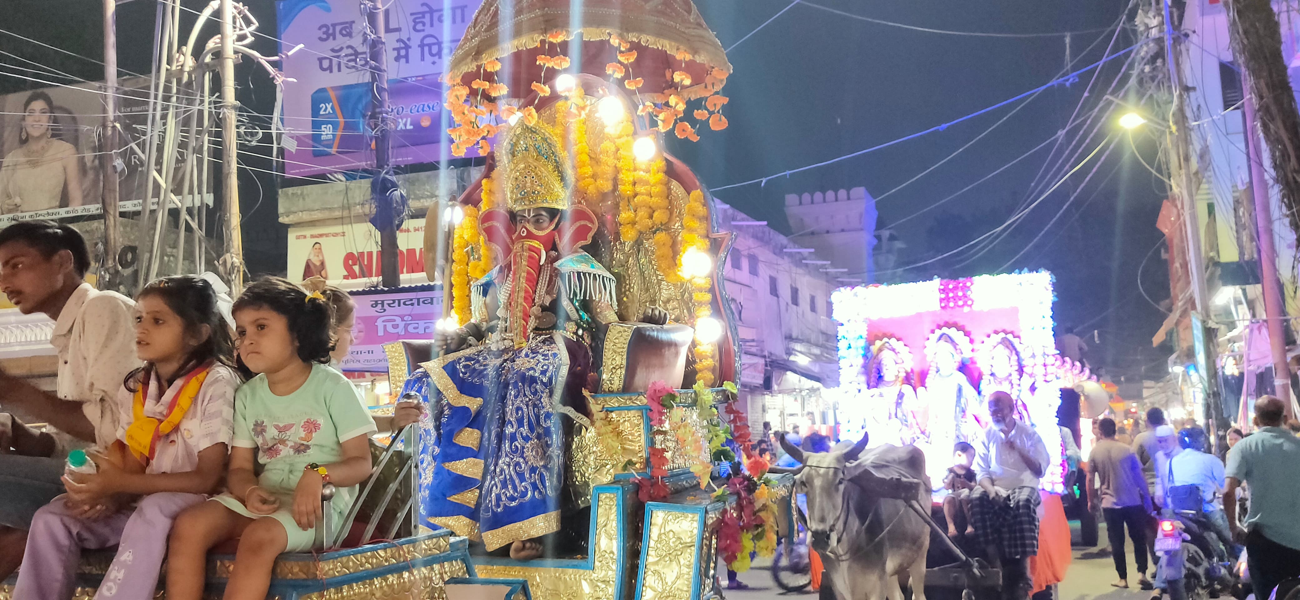 बृहस्पति देव मंदिर का वार्षिकोत्सव शुरू, गाजे बाजे संग निकली भव्य शोभायात्रा बृहस्पति देव मंदिर का वार्षिकोत्सव शुरू, गाजे बाजे संग निकली भव्य शोभायात्रा