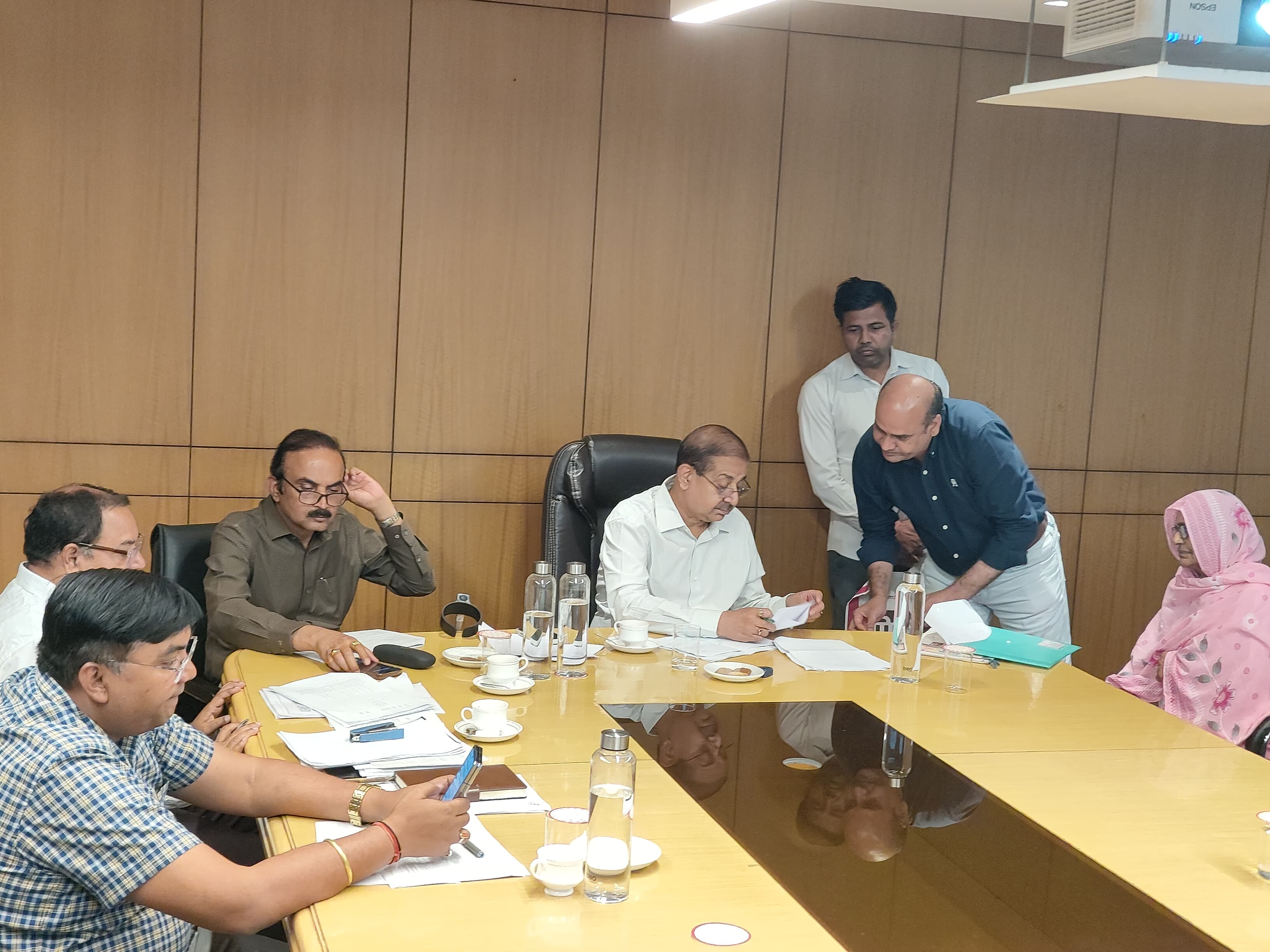 सुनवाई करते एसआईटी अध्यक्ष सुनवाई करते एसआईटी अध्यक्ष