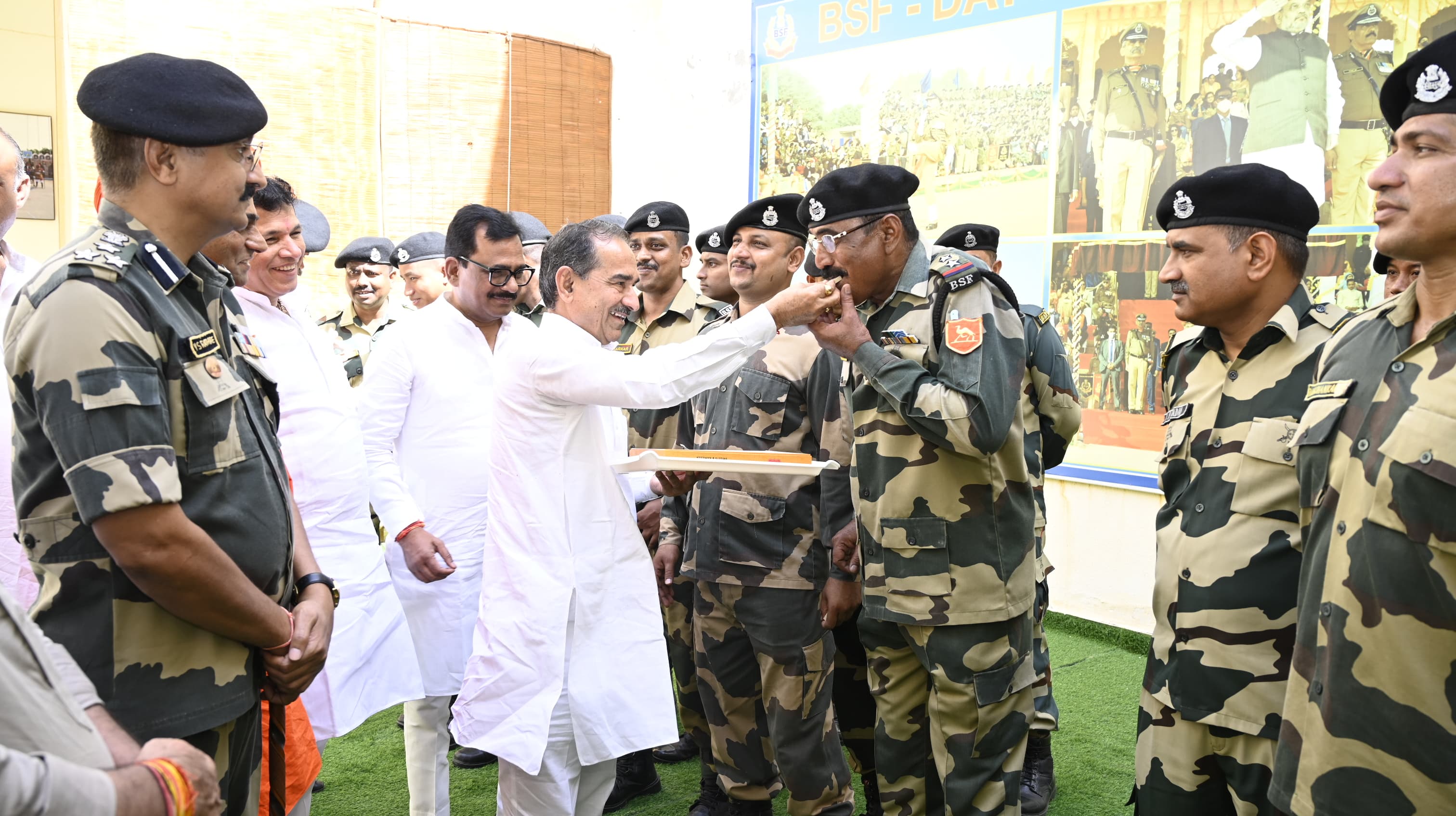 ऑपरेशन सिंदूर की सफलता पर भाजपा प्रदेश अध्यक्ष मदन राठौड़ ने बीएसएफ जवानों का हौसला बढ़ाया ऑपरेशन सिंदूर की सफलता पर भाजपा प्रदेश अध्यक्ष मदन राठौड़ ने बीएसएफ जवानों का हौसला बढ़ाया