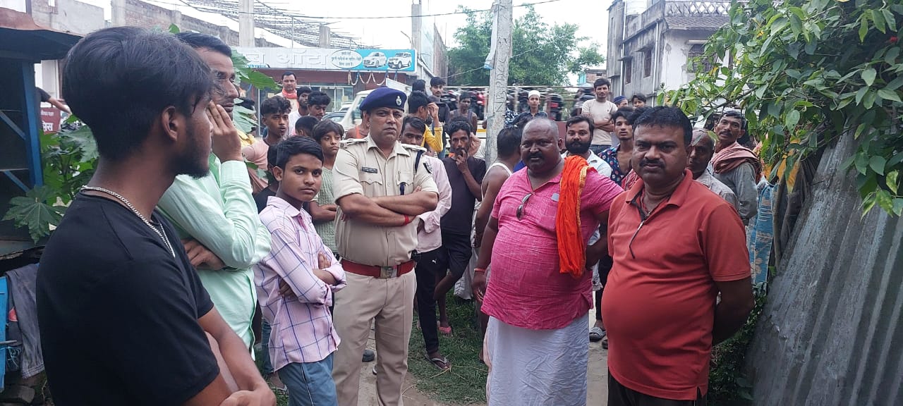 अररिया फोटो:पुलिस मौके पर पहुंचकर जांच करती