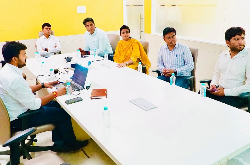विक्रम औद्योगपुरी कार्यालय में कलेक्टर ने ली बैठक विक्रम औद्योगपुरी कार्यालय में कलेक्टर ने ली बैठक