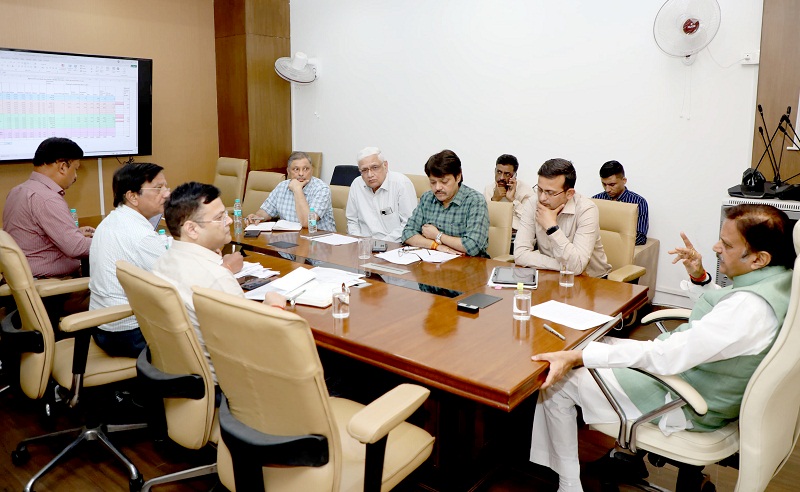 उप मुख्यमंत्री ने की स्वास्थ्य अधोसंरचना विकास कार्यों की गहन समीक्षा