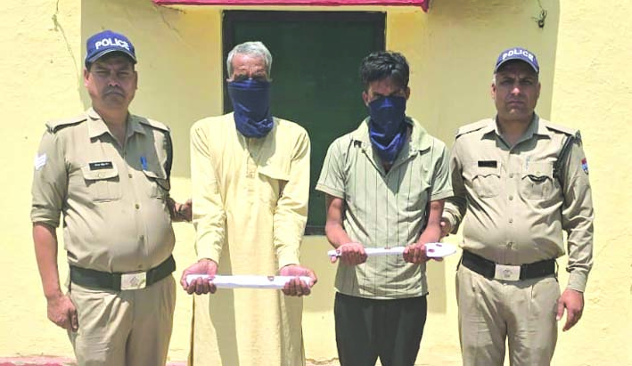 पुलिस की गिरफ्त में हत्यारोपी