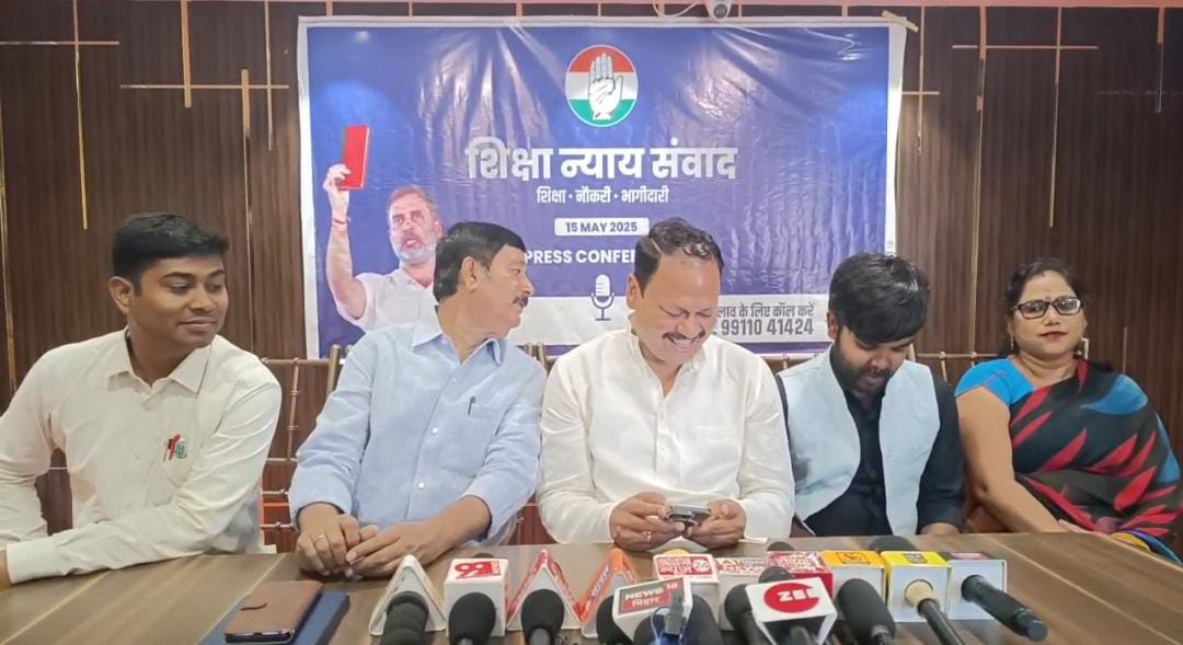 जानकारी देते प्रवीण कुशवाहा जानकारी देते प्रवीण कुशवाहा