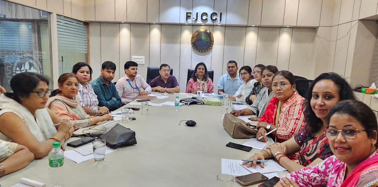 चेम्बर की बैठक की तस्वीर चेम्बर की बैठक की तस्वीर