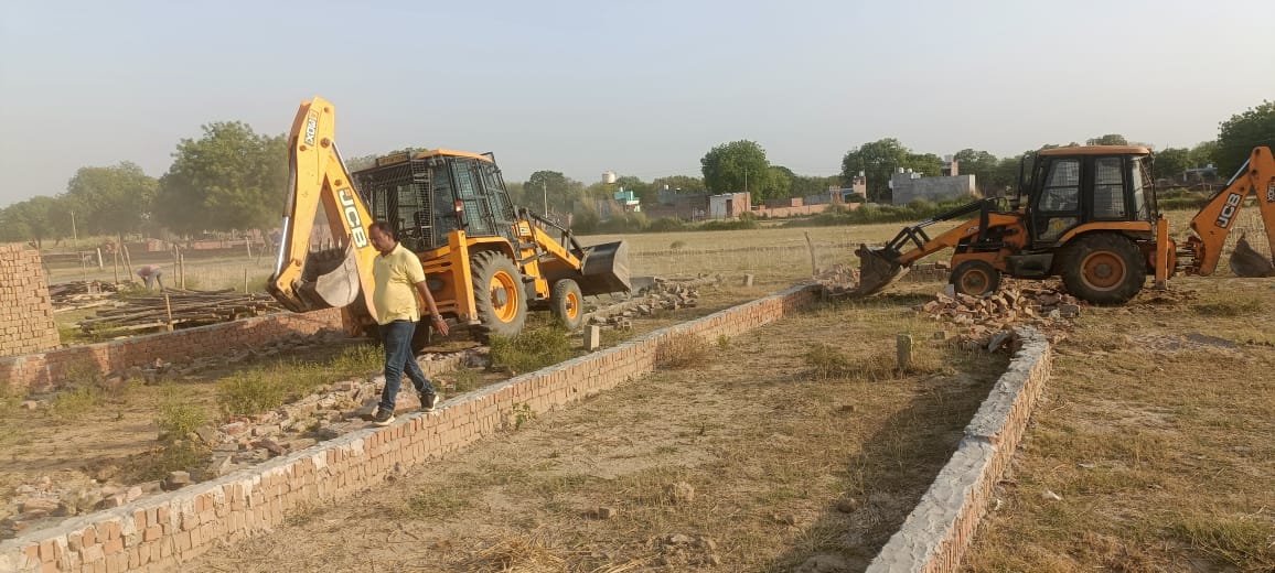 अवैध पीडीए की प्रवर्तन टीम ने जमीदोज कराने का छाया चित्र अवैध पीडीए की प्रवर्तन टीम ने जमीदोज कराने का छाया चित्र