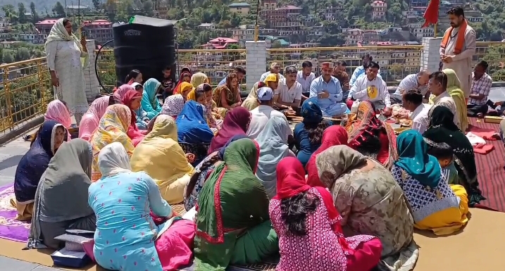 भारतीय सैना के आप्रेशन सिंदूर की सफलता को लेकर पूर्व सैनिक संगठन राजगढ़ व टैक्सी युनियन द्वारा शिरगुल मंदिर राजगढ़ में हवन यज्ञ संपन्न भारतीय सैना के आप्रेशन सिंदूर की सफलता को लेकर पूर्व सैनिक संगठन राजगढ़ व टैक्सी युनियन द्वारा शिरगुल मंदिर राजगढ़ में हवन यज्ञ संपन्न