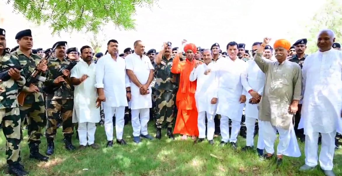 ऑपरेशन सिंदूर की सफलता पर भाजपा प्रदेश अध्यक्ष मदन राठौड़ ने बीएसएफ जवानों का हौसला बढ़ाया ऑपरेशन सिंदूर की सफलता पर भाजपा प्रदेश अध्यक्ष मदन राठौड़ ने बीएसएफ जवानों का हौसला बढ़ाया