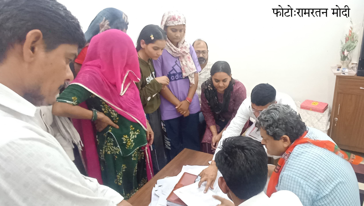 केबिनेट मंत्री सुमित गोदारा ने की मैराथन जनसुनवाई, 4 घंटे में आए ढाई सौ प्रकरण