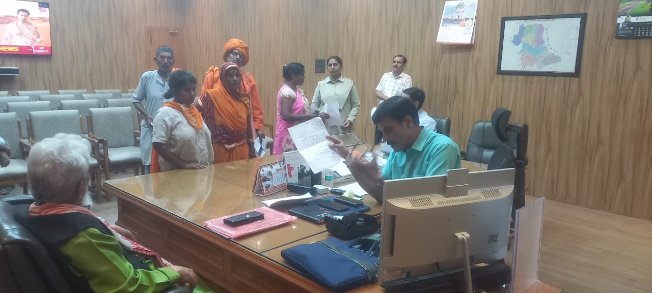 दिव्यांग के साथ ही माँ को भी मिली योजना की सौगात