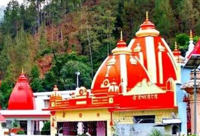 कैंची धाम मंदिर। कैंची धाम मंदिर।