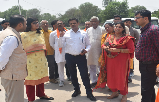 सोनीपत: मुख्यमंत्री के कार्यक्रम की तैयारी का जायजा लेते नगराधीश डॉ. अनमोल आयोजन स्थल पर सोनीपत: मुख्यमंत्री के कार्यक्रम की तैयारी का जायजा लेते नगराधीश डॉ. अनमोल आयोजन स्थल पर