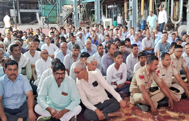 सोनीपत: प्रशिक्षण शिविर के लिए उपस्थित सिविल डिफेंस वालंटियर्स सोनीपत: प्रशिक्षण शिविर के लिए उपस्थित सिविल डिफेंस वालंटियर्स