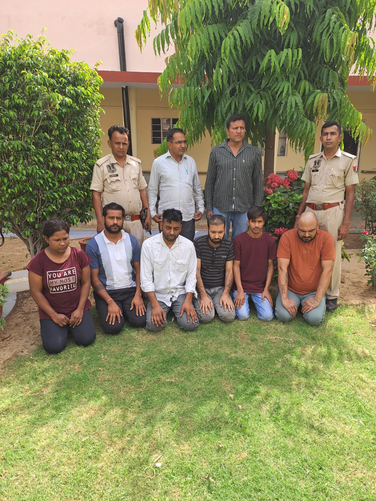 ऑनलाइन ट्रेडिंग एवं गेमिंग के नाम पर ठगी करने वाली गैंग चढी पुलिस के हत्थे ऑनलाइन ट्रेडिंग एवं गेमिंग के नाम पर ठगी करने वाली गैंग चढी पुलिस के हत्थे