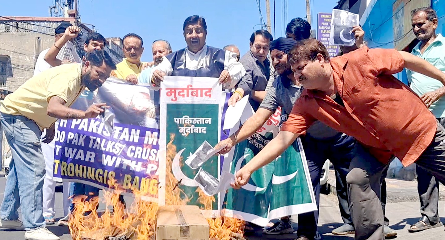 जम्मू में पाकिस्तान विरोधी और तुर्की विरोधी प्रदर्शन जम्मू में पाकिस्तान विरोधी और तुर्की विरोधी प्रदर्शन