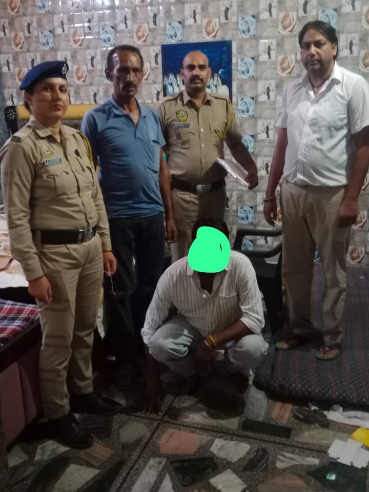 पोंटा में रिहायशी मकान से 12 ग्राम स्मैक बरामद ,1 गिरफ्तार पोंटा में रिहायशी मकान से 12 ग्राम स्मैक बरामद ,1 गिरफ्तार