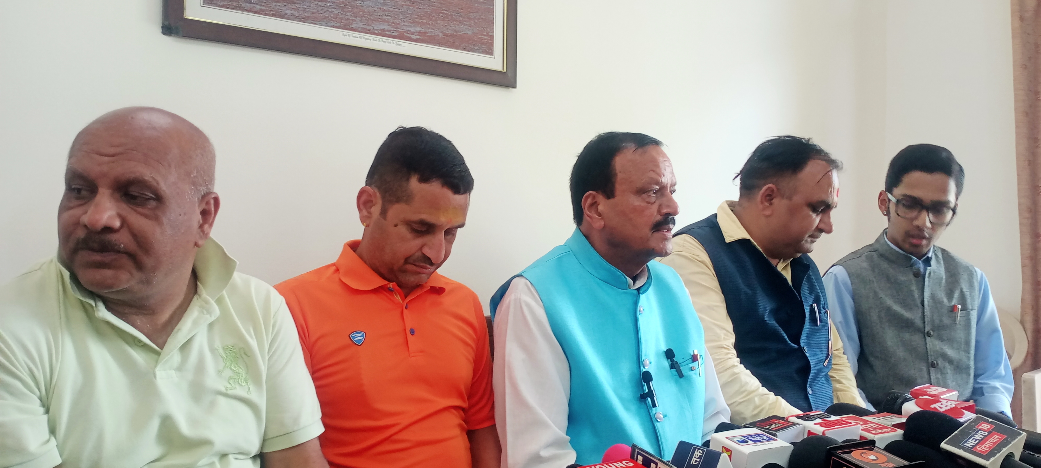 नाहन मैडिकल कॉलेज विवाद,नाहन भाजपा मंडल ने एक प्रेस कॉन्फ्रेंस का आयोजन नाहन मैडिकल कॉलेज विवाद,नाहन भाजपा मंडल ने एक प्रेस कॉन्फ्रेंस का आयोजन