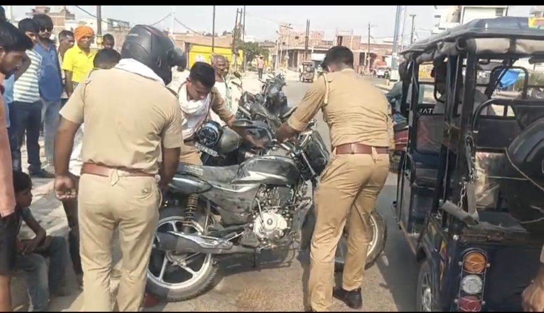 मौके पर मौजूद पुलिस मौके पर मौजूद पुलिस