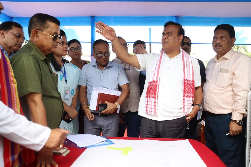 ग्वालपाड़ा मेडिकल कॉलेज निर्माणस्थल पर मुख्यमंत्री डॉ हिमंत बिस्व सरमा। ग्वालपाड़ा मेडिकल कॉलेज निर्माणस्थल पर मुख्यमंत्री डॉ हिमंत बिस्व सरमा।