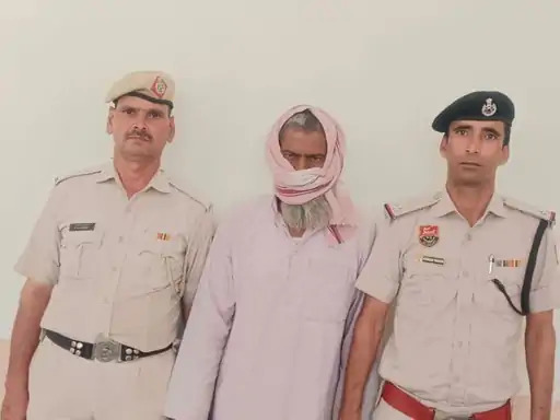 पुलिस की गिरफ्त में आरोपी नसरू। पुलिस की गिरफ्त में आरोपी नसरू।