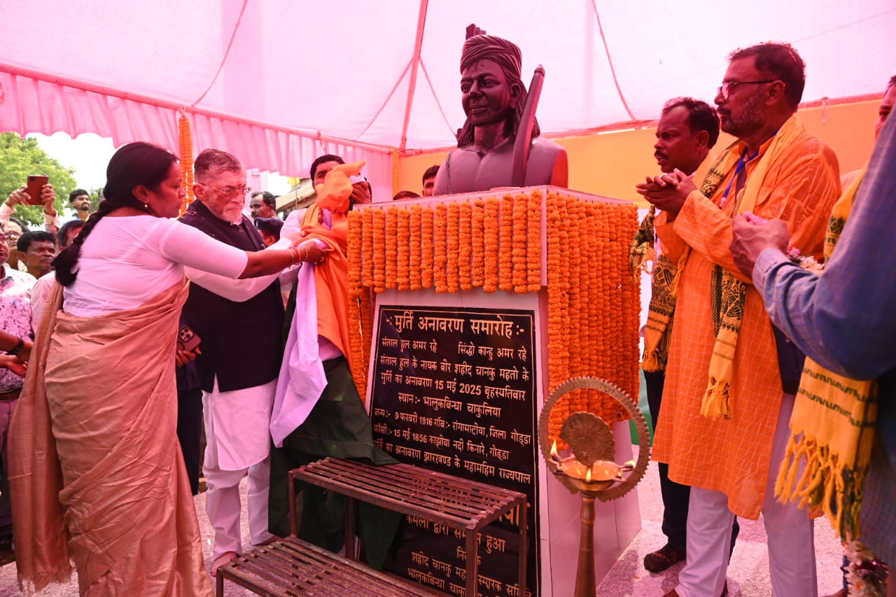 राज्यपाल उद्घाटन करते हुए राज्यपाल उद्घाटन करते हुए
