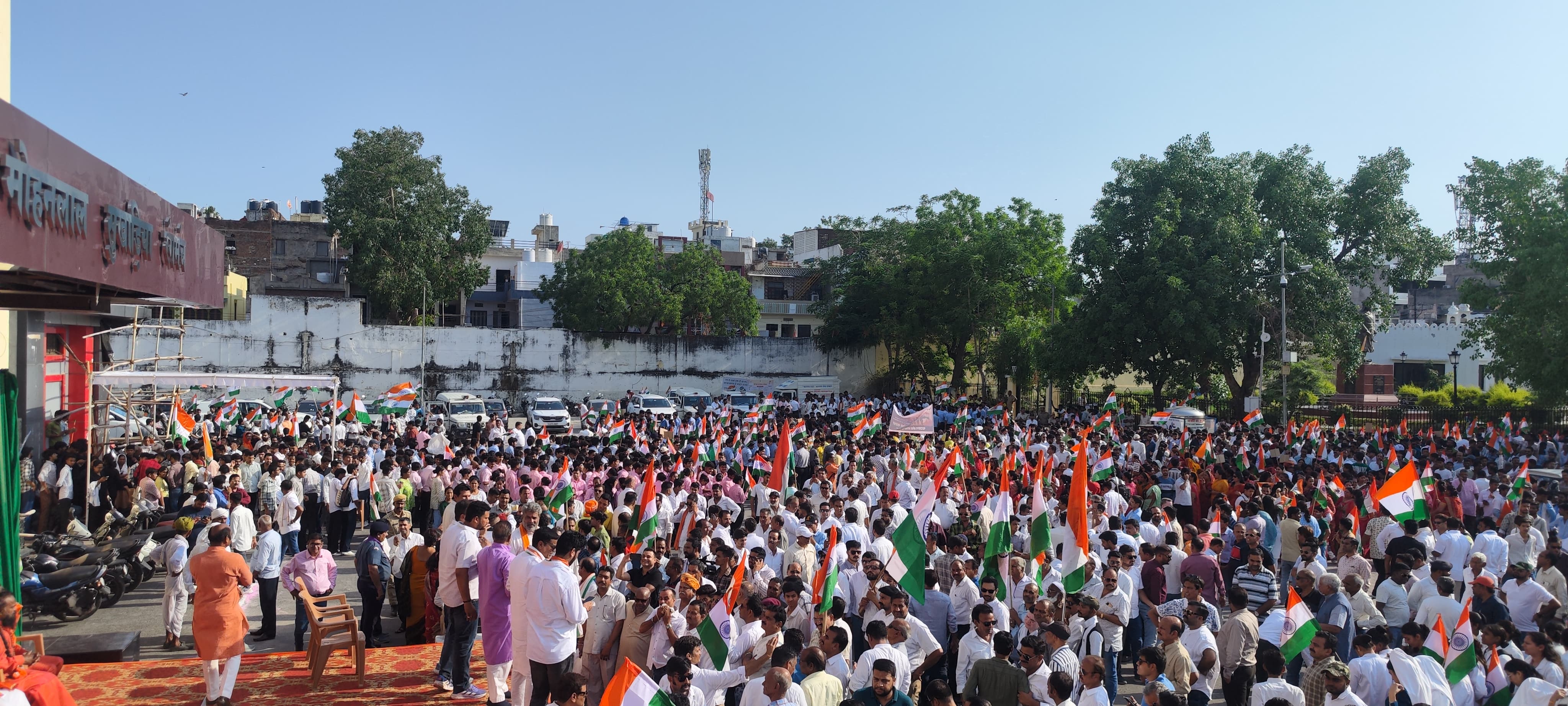 ऑपरेशन सिंदूर’की सफलता पर उदयपुर में तिरंगा यात्रा : देशप्रेम, एकता और वीरता के जयघोष से गूंजा शहर ऑपरेशन सिंदूर’की सफलता पर उदयपुर में तिरंगा यात्रा : देशप्रेम, एकता और वीरता के जयघोष से गूंजा शहर