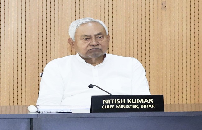 मुख्यमंत्री नीतीश कुमार की फोटो, बैठक के दौरान मुख्यमंत्री नीतीश कुमार की फोटो, बैठक के दौरान