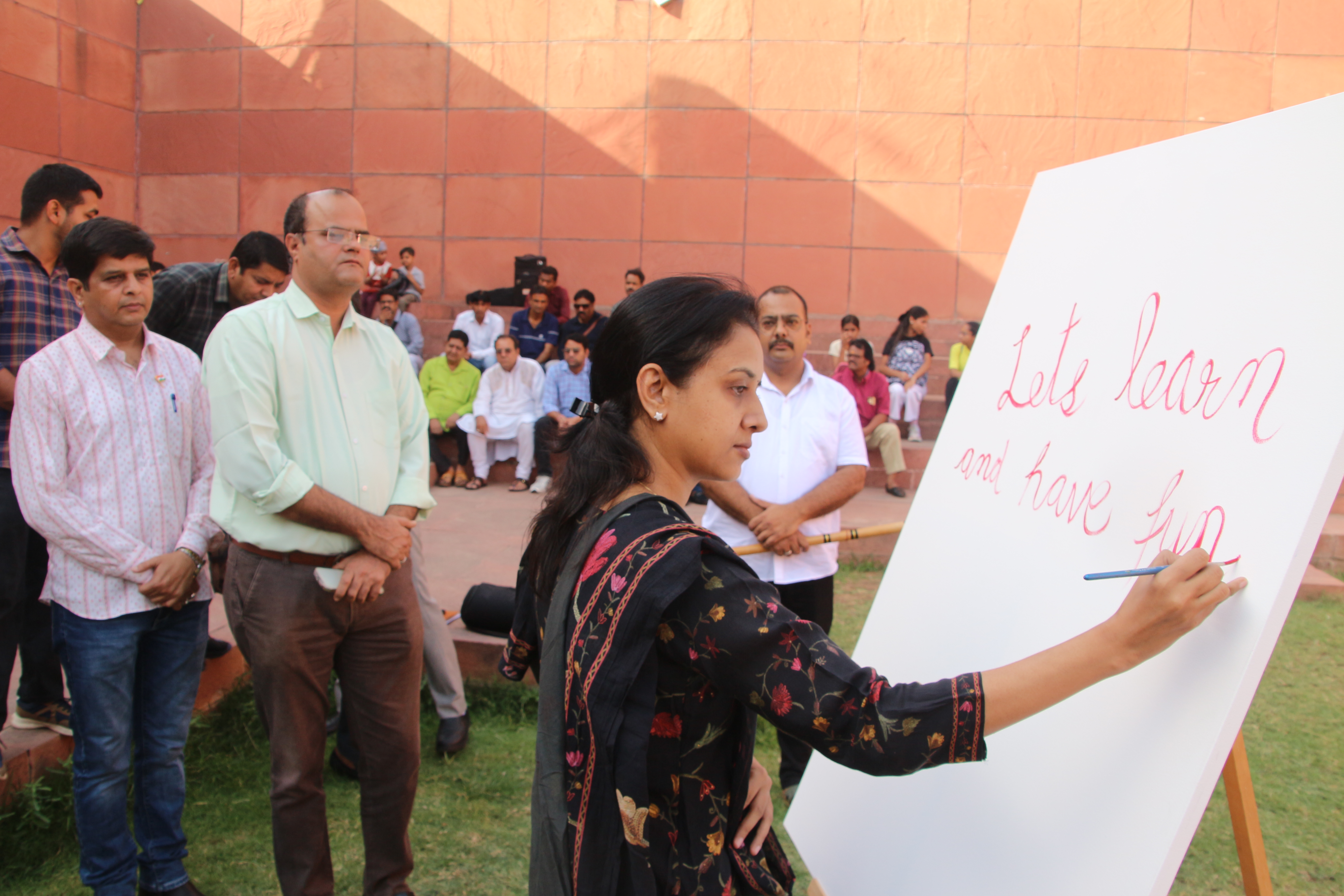 जवाहर कला केंद्र में जूनियर समर कैंप का शुभारंभ जवाहर कला केंद्र में जूनियर समर कैंप का शुभारंभ