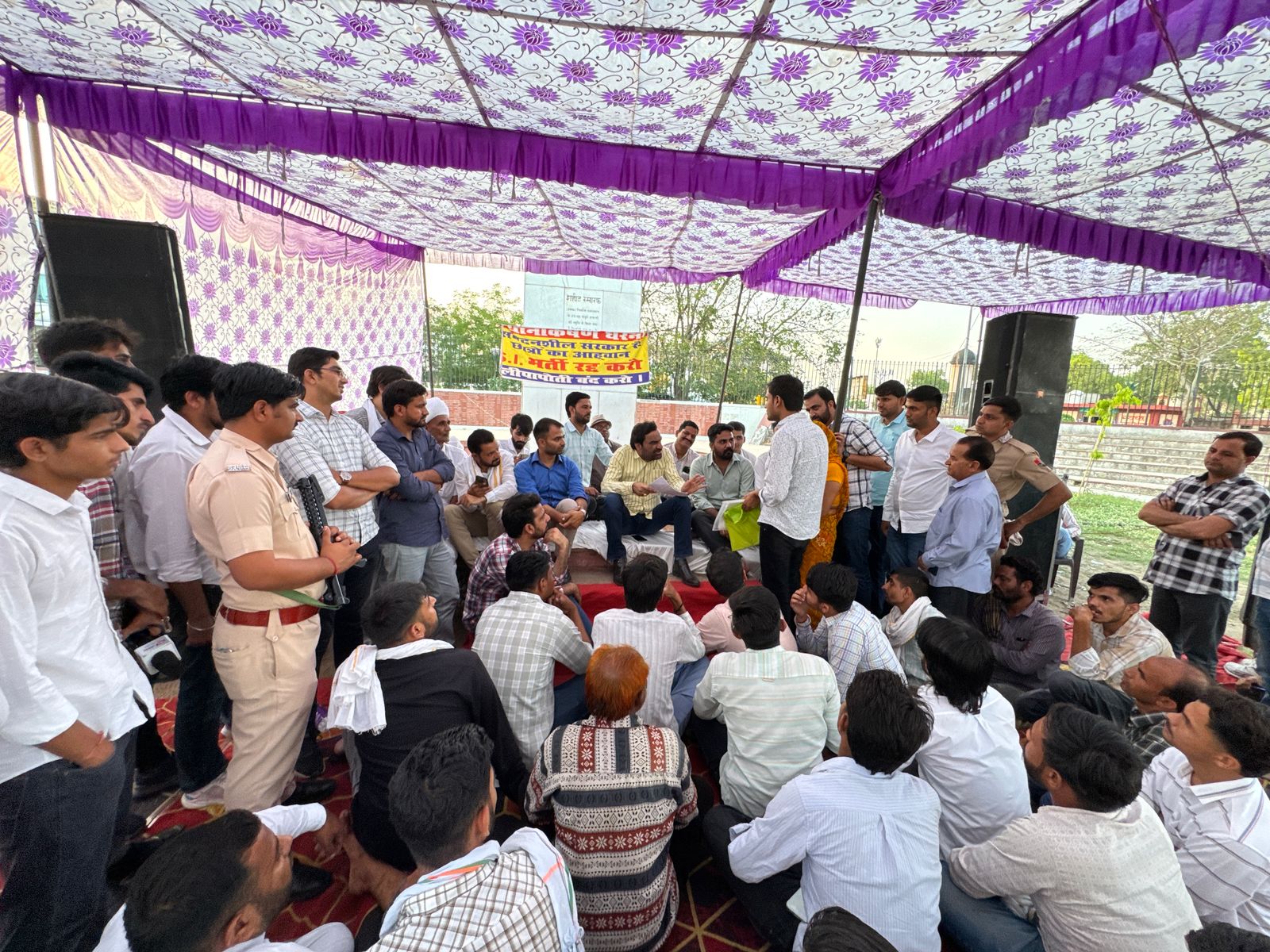 सरकार हठधर्मिता छोड़कर रद्द करें एसआई भर्ती: हनुमान बेनीवाल सरकार हठधर्मिता छोड़कर रद्द करें एसआई भर्ती: हनुमान बेनीवाल