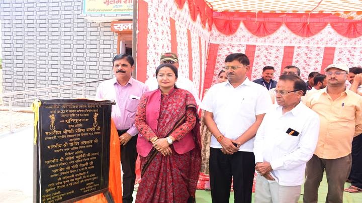 राज्यमंत्री ने किया फायर स्टेशन और पेवर्स रोड निर्माण का भूमिपूजन राज्यमंत्री ने किया फायर स्टेशन और पेवर्स रोड निर्माण का भूमिपूजन