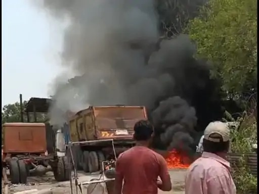 कोरबा : ट्रेलर के डीजल टैंक में वेल्डिंग के दौरान विस्फोट,वेल्डर झुलसा, वाहन में लगी भीषण आग, कर्मचारी बिलासपुर अस्पताल में भर्ती कोरबा : ट्रेलर के डीजल टैंक में वेल्डिंग के दौरान विस्फोट,वेल्डर झुलसा, वाहन में लगी भीषण आग, कर्मचारी बिलासपुर अस्पताल में भर्ती