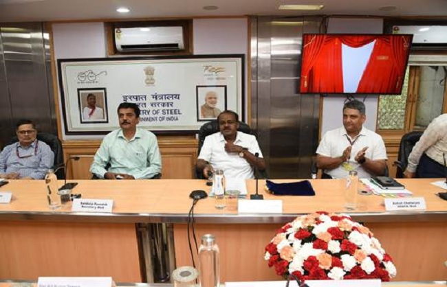 इस्पात मंत्रालय की नई वेबसाइट लॉन्च करते कुमारस्वामी इस्पात मंत्रालय की नई वेबसाइट लॉन्च करते कुमारस्वामी