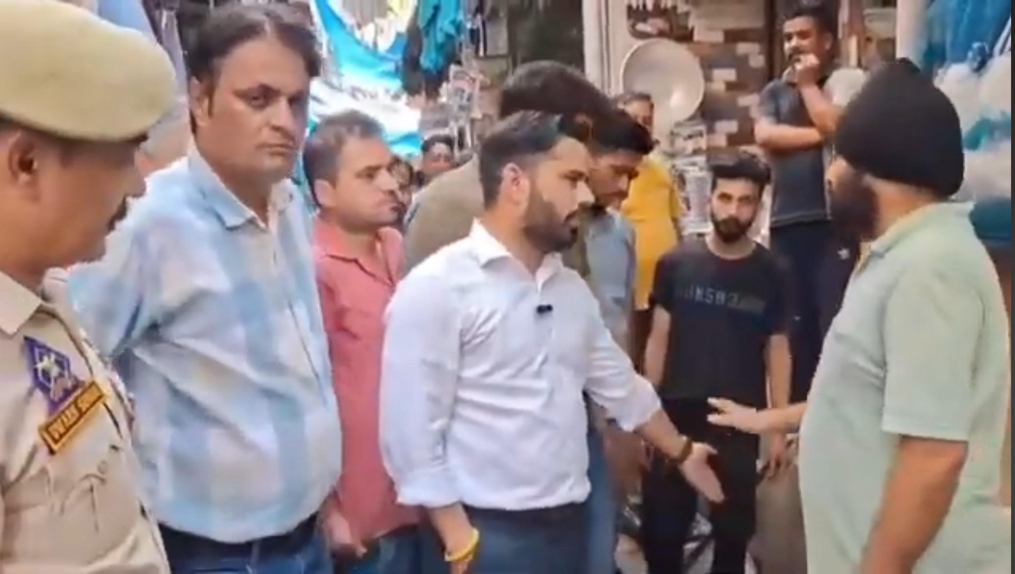 Municipal Corporation Kathua launched anti-encroachment drive in the old market of the city Municipal Corporation Kathua launched anti-encroachment drive in the old market of the city