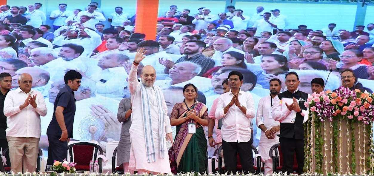 गांधीनगर के कोलवाडा में आयोजित कार्यक्रम में केन्द्रीय गृह मंत्री अमित शाह। गांधीनगर के कोलवाडा में आयोजित कार्यक्रम में केन्द्रीय गृह मंत्री अमित शाह।
