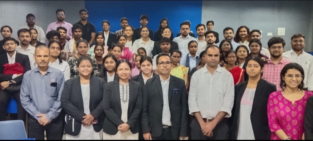 कार्यक्रम की तस्वीर कार्यक्रम की तस्वीर