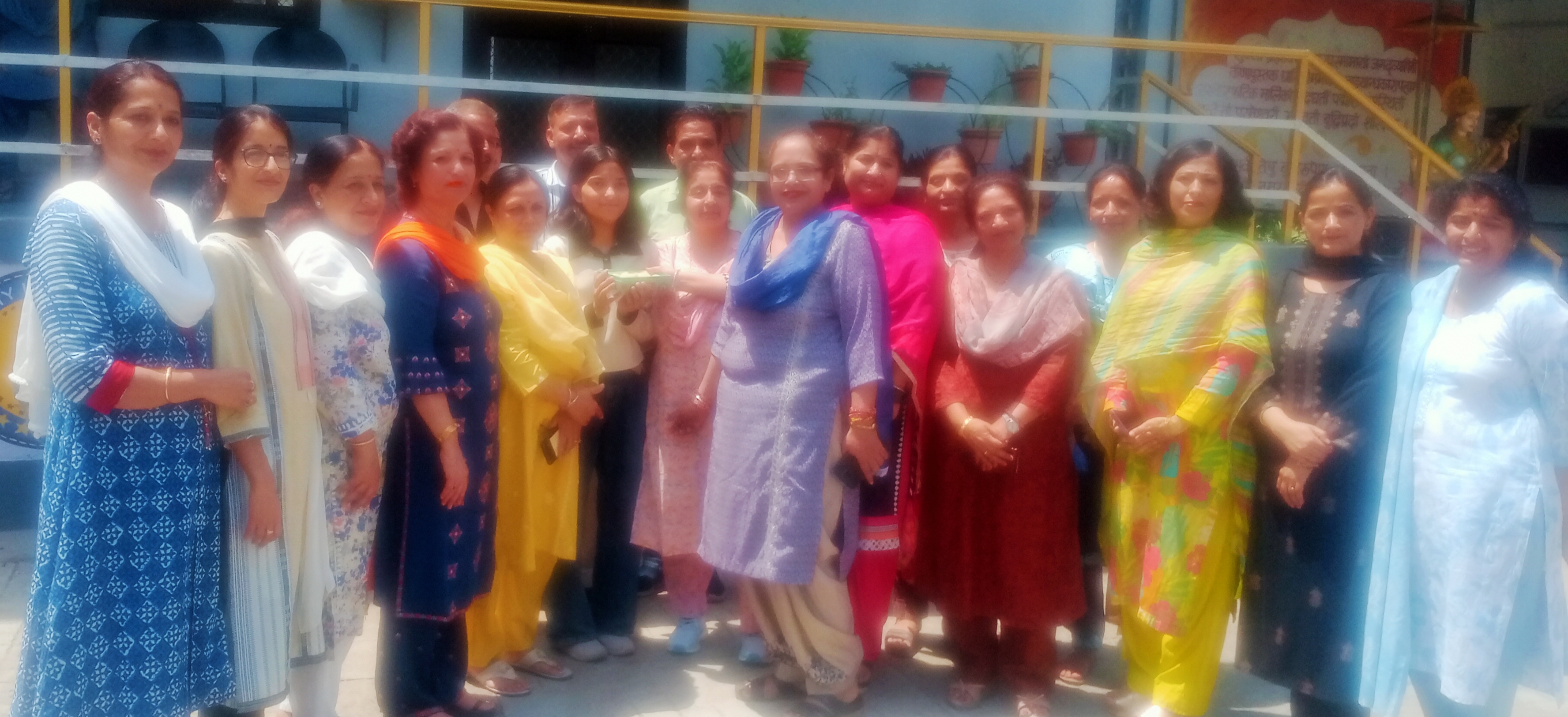जमा दो परीक्षा परिणामों में नाहन पी एम् श्री कन्या स्कुल की छात्रा रही 7 वे स्थान पर जमा दो परीक्षा परिणामों में नाहन पी एम् श्री कन्या स्कुल की छात्रा रही 7 वे स्थान पर