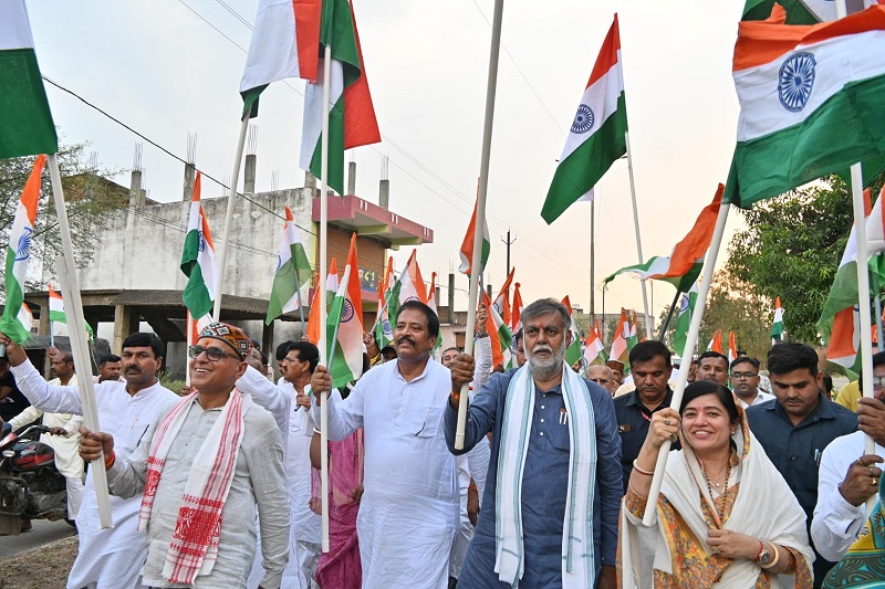 सीधी में तिरंगा यात्रा में शामिल हुए पंचायत मंत्री सीधी में तिरंगा यात्रा में शामिल हुए पंचायत मंत्री