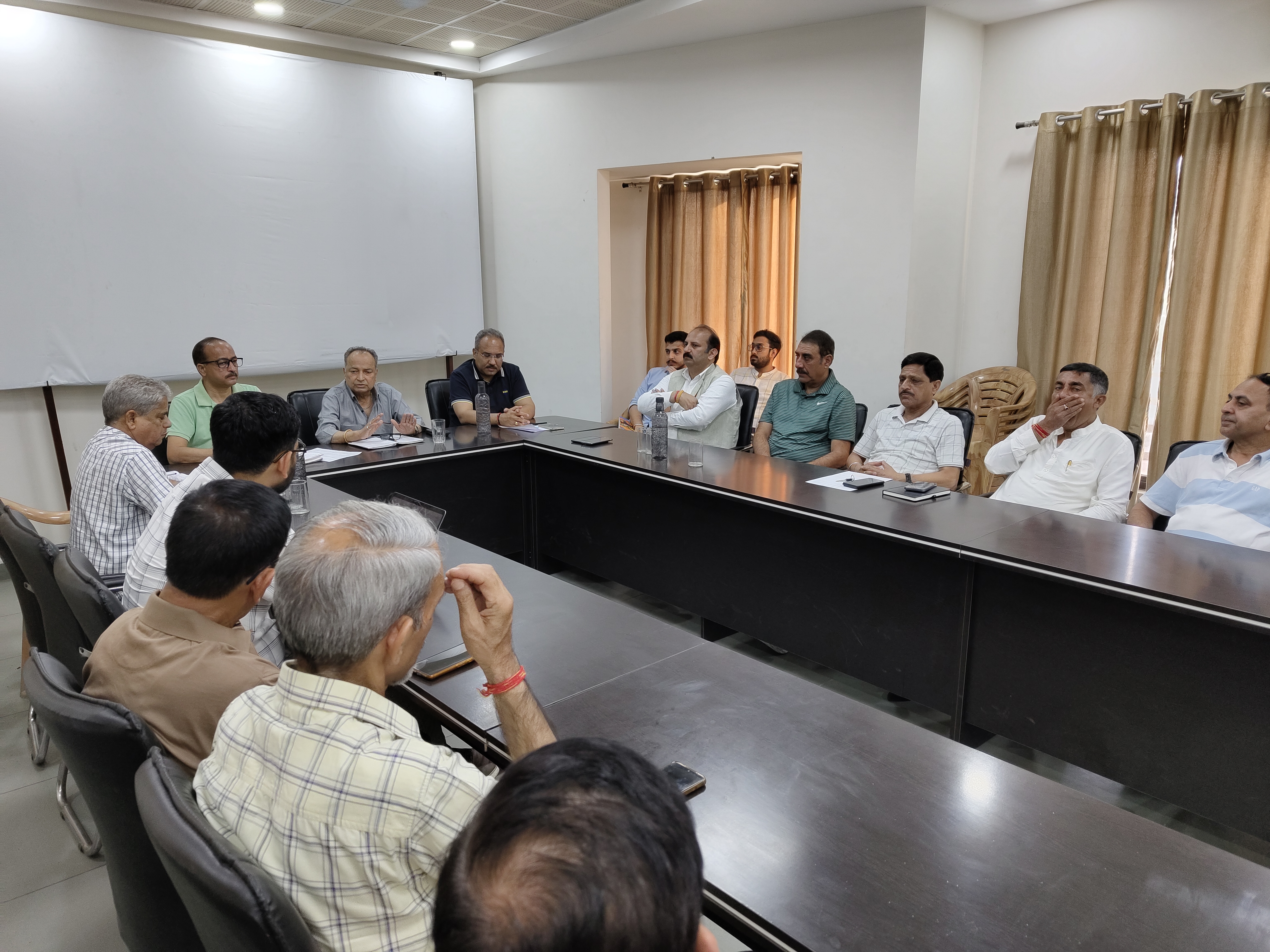 लीड की वार्षिक पत्रिका स्मारिका के विमोचन की तैयारियों को दिया गया अंतिम रूप लीड की वार्षिक पत्रिका स्मारिका के विमोचन की तैयारियों को दिया गया अंतिम रूप