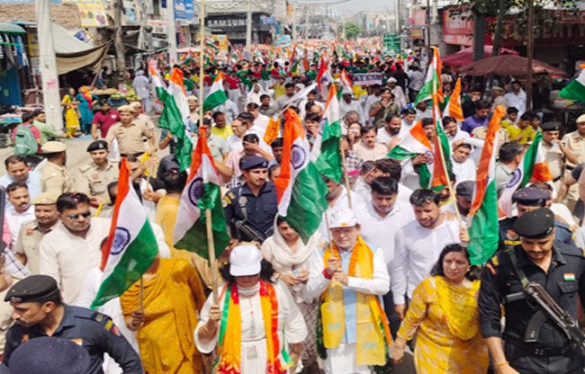 सोनीपत: गेाहाना तिरंगा यात्रा में भाजपा प्रदेशाध्यक्ष मोहन लाल बड़ौली सहकारिता मंत्री डॉ. अरविंद शर्मा ने नेतृत्व करते हुए सोनीपत: गेाहाना तिरंगा यात्रा में भाजपा प्रदेशाध्यक्ष मोहन लाल बड़ौली सहकारिता मंत्री डॉ. अरविंद शर्मा ने नेतृत्व करते हुए